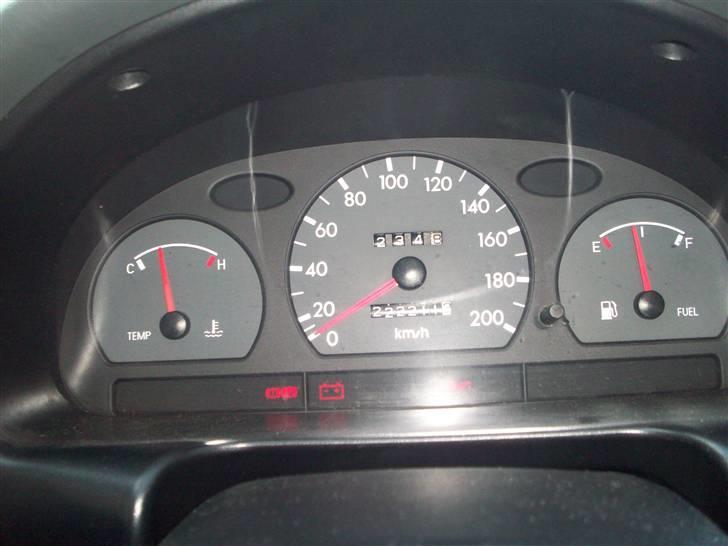 Hyundai accent *solgt* billede 13