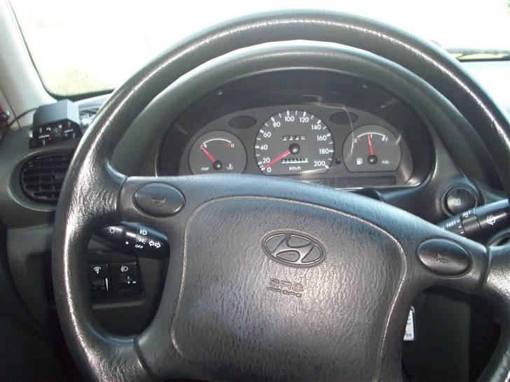 Hyundai accent *solgt* billede 14