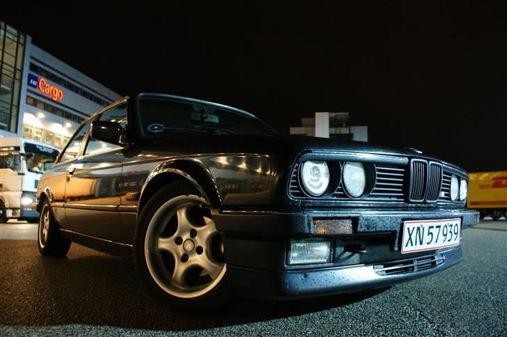 BMW e30 325i *SOLGT* billede 1