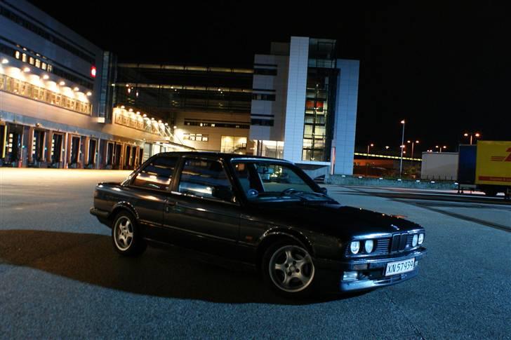 BMW e30 325i *SOLGT* billede 2