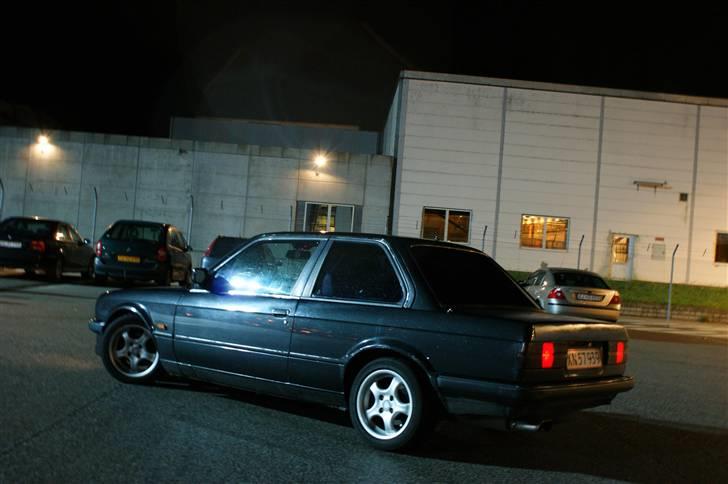 BMW e30 325i *SOLGT* billede 9