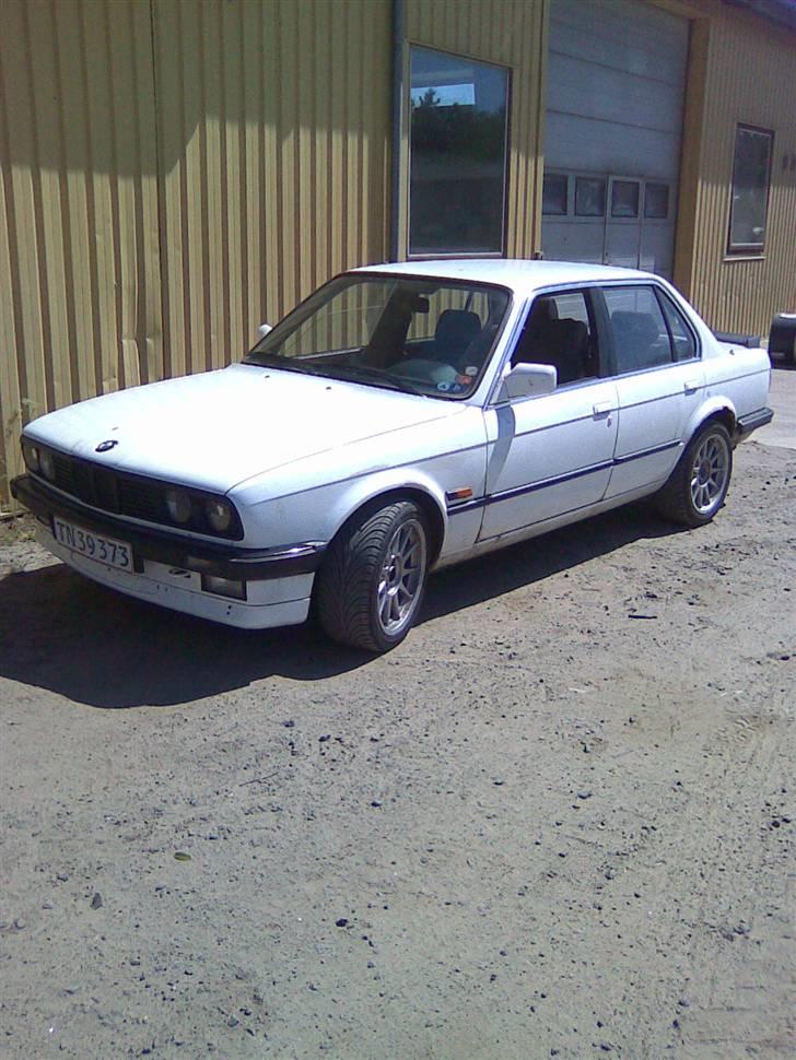 BMW 320I E30      "DØD" billede 1