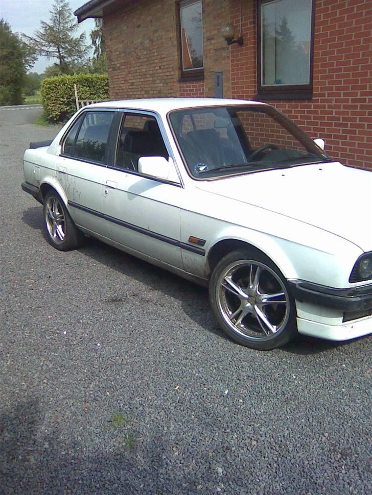 BMW 320I E30      "DØD" billede 2