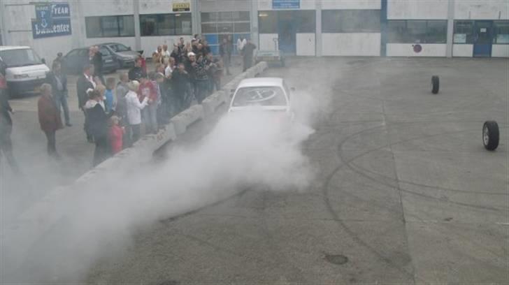 BMW 320I E30      "DØD" - For at se video. Søg BMW RØG under videoer billede 13