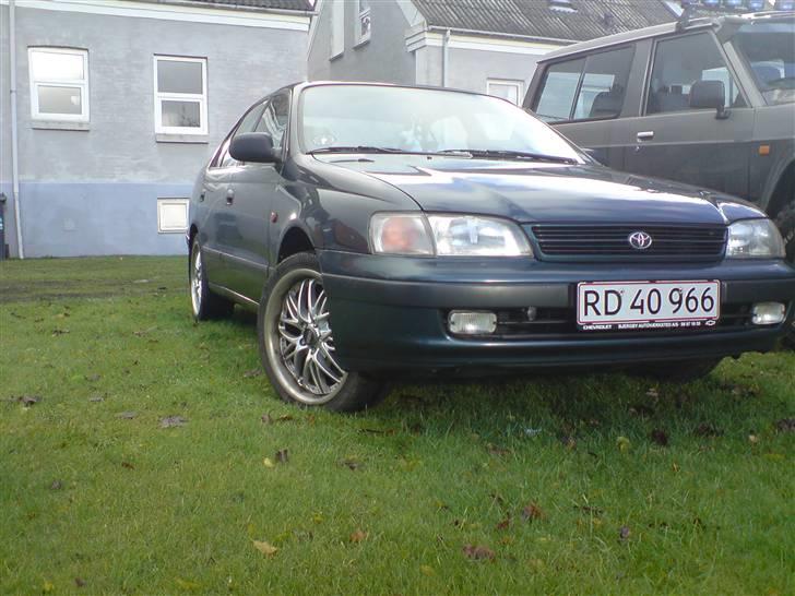 Toyota Carina E billede 1