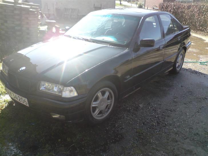 BMW 320i E36  billede 1
