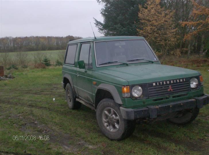 Mitsubishi pajero 2,5 td SOLGT billede 2