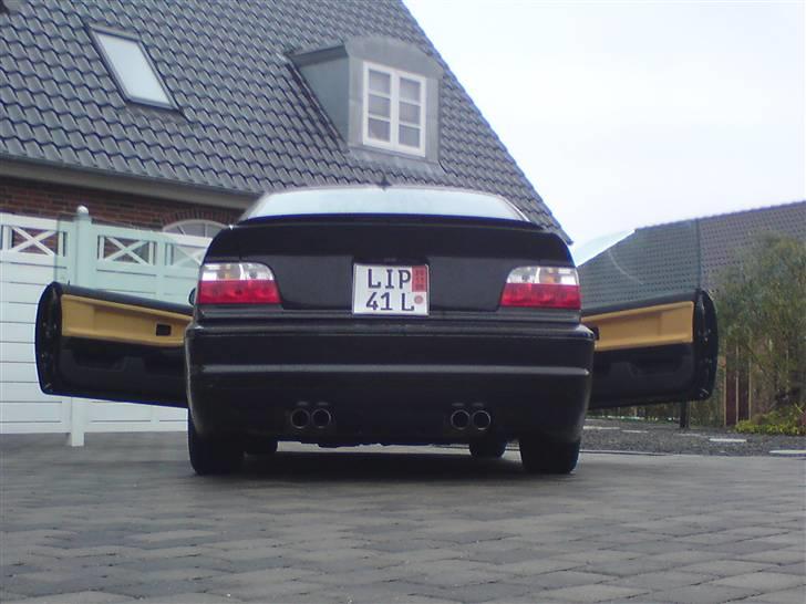 BMW E36 328i Coupé solgt billede 13