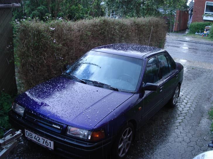 Mazda 323 - Der kom lige en lille haglbyge... billede 3