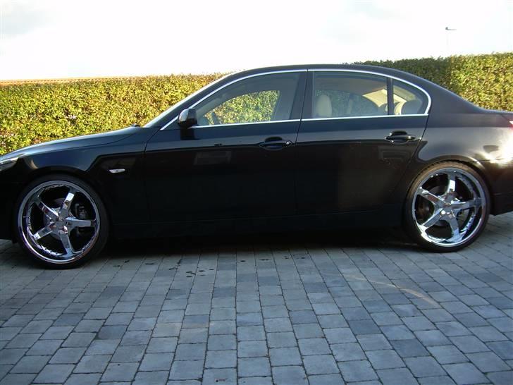 BMW E60  530i  22" SOLGT billede 2