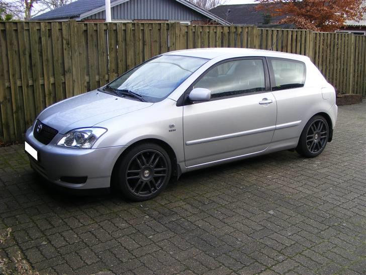 Toyota Corolla E12 1.4 VVTI billede 2