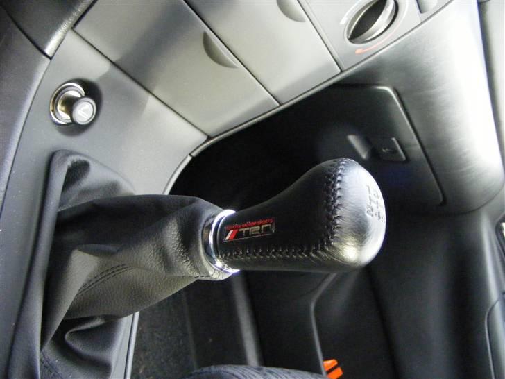 Toyota Corolla E12 1.4 VVTI - Den lækre TRD gearknop billede 9
