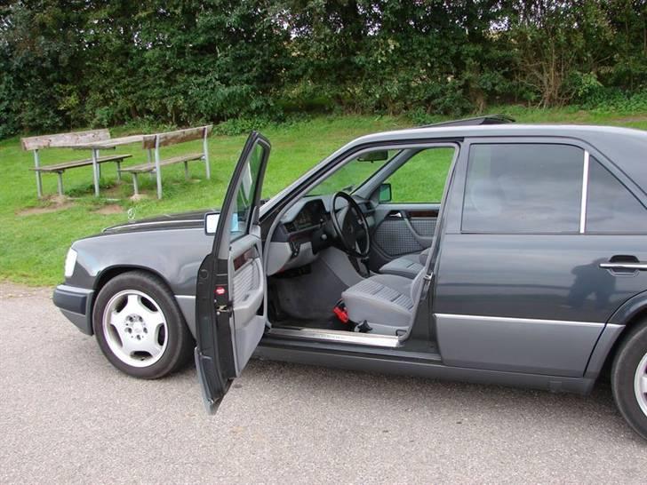 Mercedes Benz 300 dt SOLGT billede 3