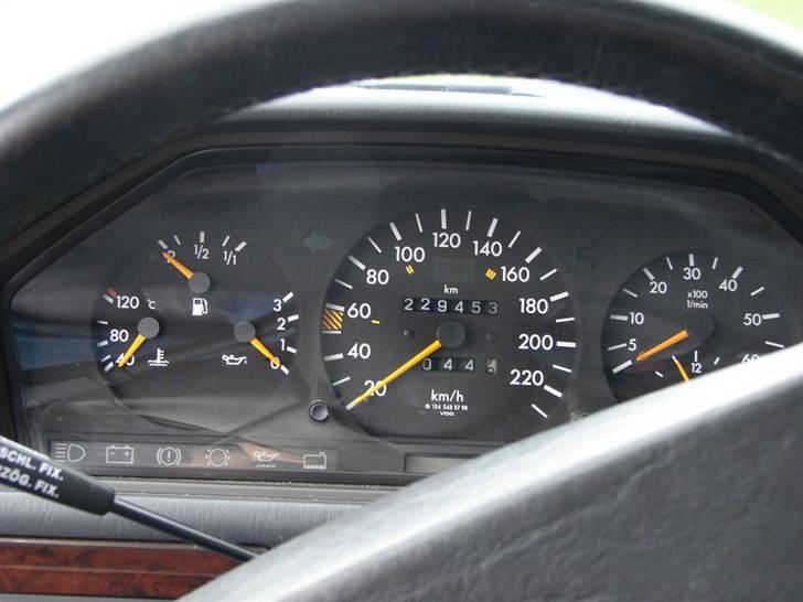 Mercedes Benz 300 dt SOLGT billede 5