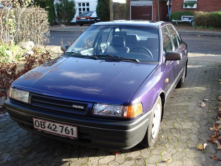Mazda 323 - Forfra billede 8
