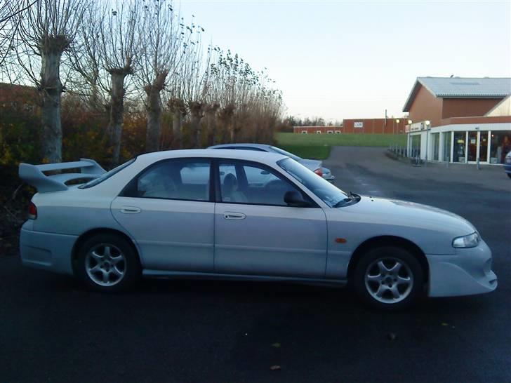 Mazda 626 GE Sedan billede 5