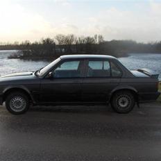 BMW E30     320I Solgt
