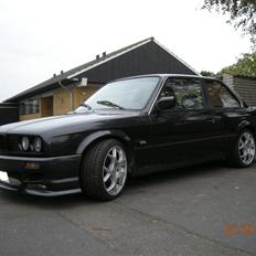 BMW 320i - SOLGT