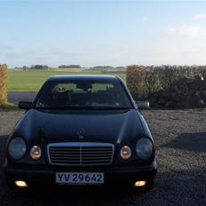 Mercedes Benz 300 d w210