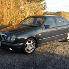 Mercedes Benz 300 d w210