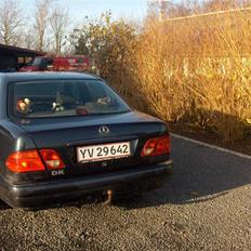 Mercedes Benz 300 d w210