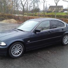 BMW 328I solgt
