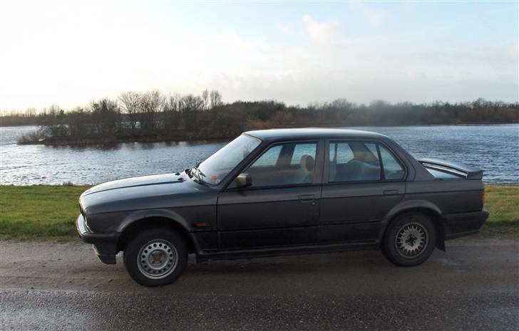 BMW E30     320I Solgt billede 4