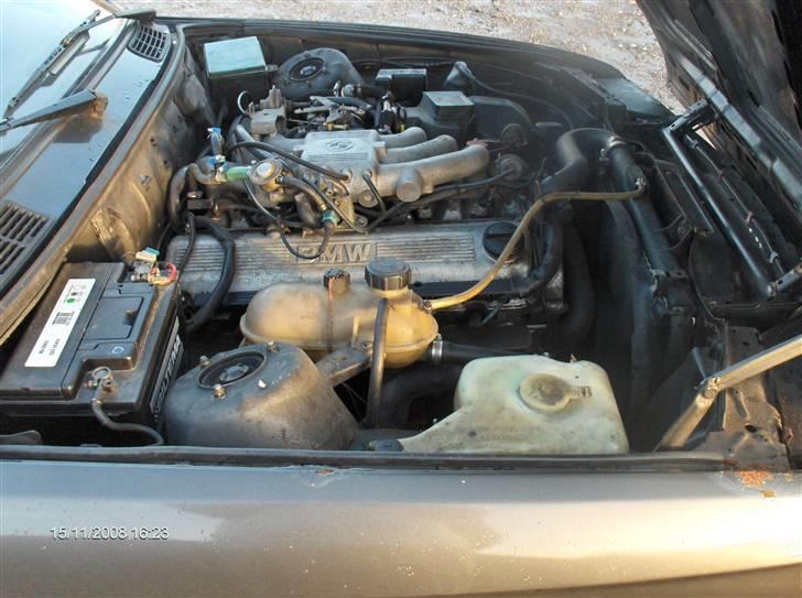 BMW E30     320I Solgt billede 11