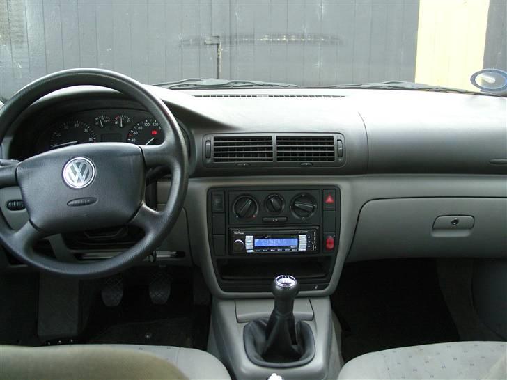 VW Passat 1,6 97ér Solgt billede 2