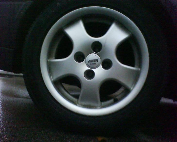 VW Golf 3 1,9 TDi *Solgt* - 15" Rial Viper vinterfælge billede 5