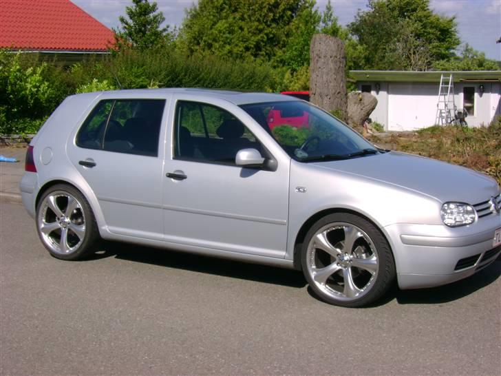 VW Golf 4 *SOLGT* - 19" Edge fælge, ser godt ud til en golf 4 :) billede 1