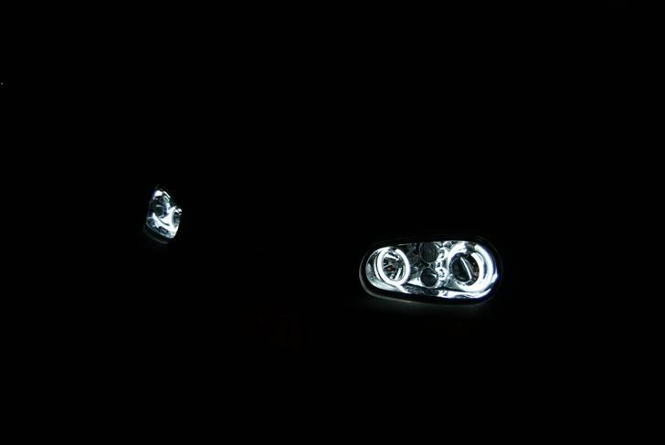 VW Golf 4 *SOLGT* - Angeleyes i katoderør ;) Drop de standard Angeleyes med gule glødepære !!! billede 10