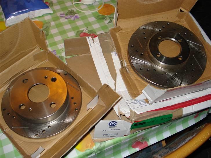 Toyota Corolla AE86 SOLGT - Nye bremseskiver ankommet. Skal have lidt beskyttelse billede 7