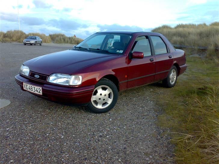 Ford Sierra 1.8 Saphier - Uden øjenskygger og nye fælge.. billede 2