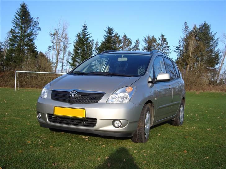 Toyota Corolla Verso Combivan billede 1