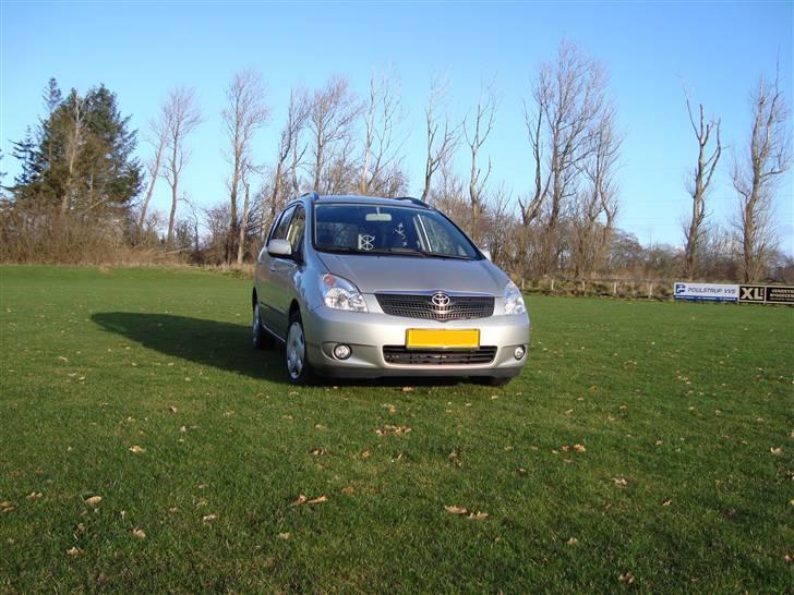 Toyota Corolla Verso Combivan billede 2