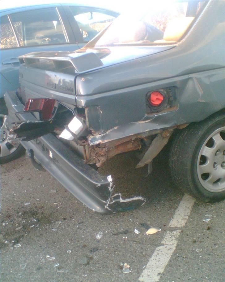 Peugeot 405 SRDT-Totaltskadet :( - Her kom en Volvo og gav et kys! billede 9