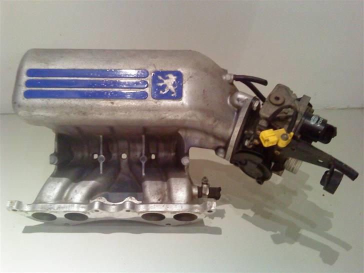 Peugeot 106 rallye 1,6 - Indsugnings manifold fra  en Rallye 1,3 "pimpet lidt med marine blå" billede 12