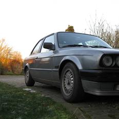 BMW E30 320I  "Solgt"