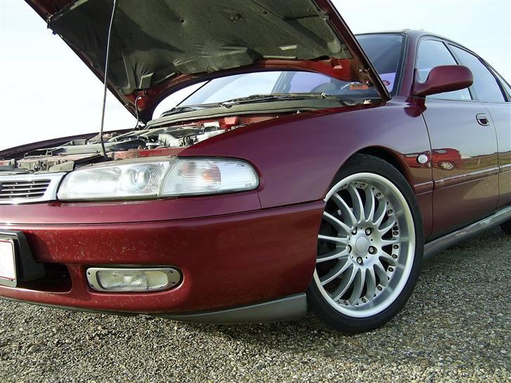 Mazda 626 2.5 V6 - Kunne være rart med gas dæmpere :| billede 12