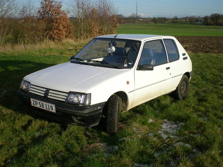 Peugeot 205 1,1  (solgt) billede 3