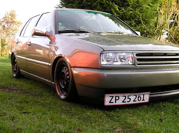 VW Vento SOLGT billede 2