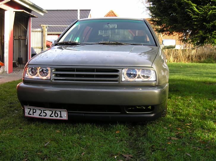 VW Vento SOLGT billede 9