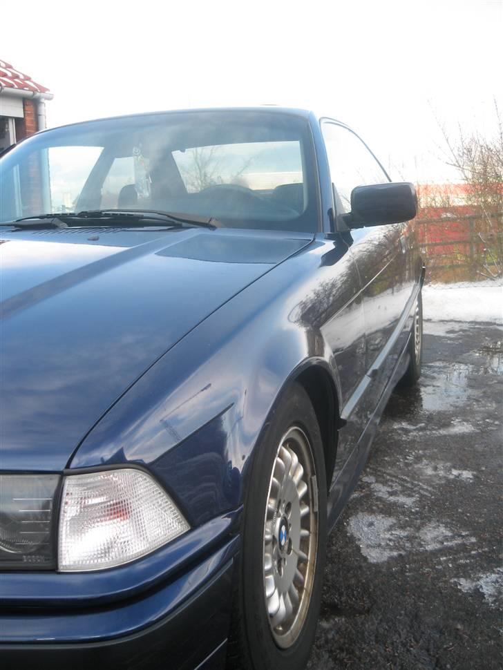 BMW 320i Coupe     (SOLGT) billede 7