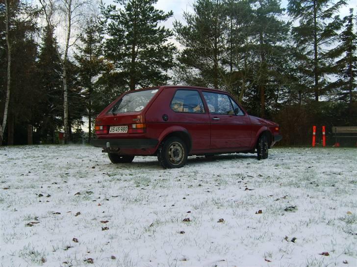 VW Golf 1 - Ja, kunne være flot med nogle 14" fælge på den lille bil.. billede 5