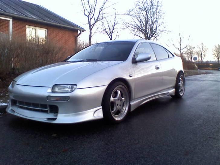Mazda 323f BA Solgt billede 10