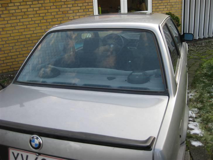 BMW E30 320I  "Solgt" billede 4