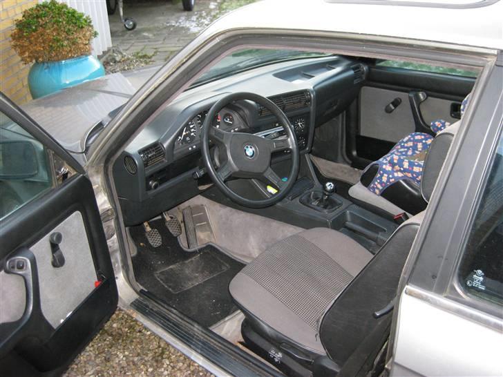 BMW E30 320I  "Solgt" billede 8