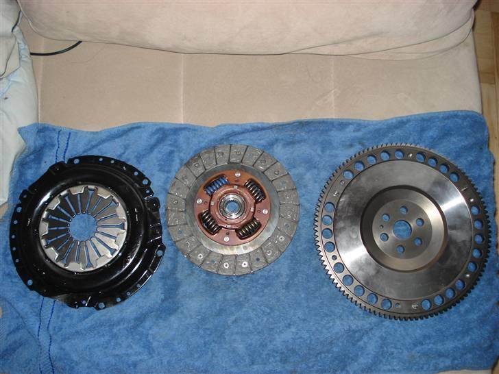 Honda civic 1.4 I S byttet - det vejer i alt 6.5 hvor det std vejer 11kg !! så tror på det hjælper billede 17