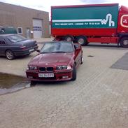 BMW 320i Cabriolet